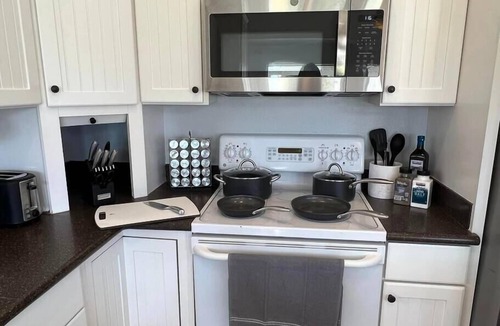 Paradise Valley Village House | Perfect for longer stays💥Single level house by Mayo 💥 Golf ⛳️ Pet friendly 🐶