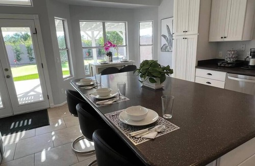 Paradise Valley Village House | Perfect for longer stays💥Single level house by Mayo 💥 Golf ⛳️ Pet friendly 🐶