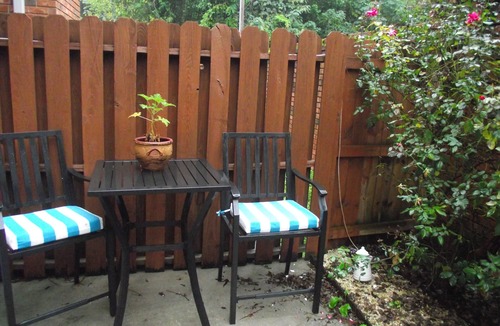 Forest Hills Condo | Perfect for MASTERS. 2BR, 2 1/2BA