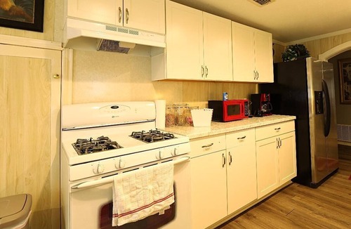 Kilgore House | Perfect for transitioning from old home to new home, traveling nurses, students.