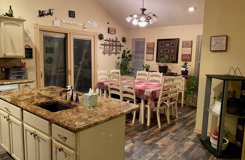 Dumas House | Perfect for winter or summer and plenty of room for a gathering!
