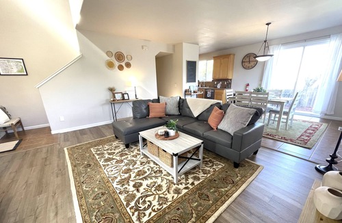 Montgomery Village House | Perfect for WORK and PLAY!