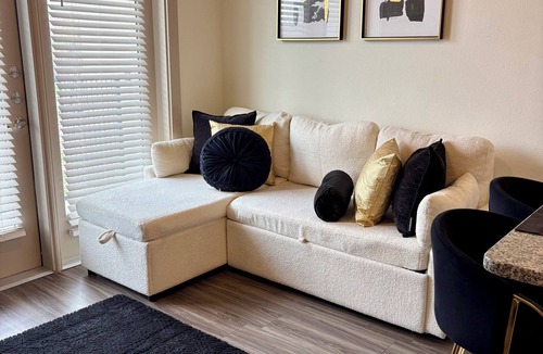 Fort Worth Apartment | Perfect Game Day Apartment Near TCU Walk to Shops Pool, Gym & Free Parking