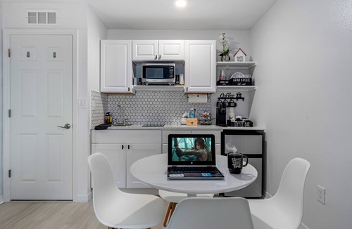 Deltona Lakes Apartment | Perfect Gateway Suite