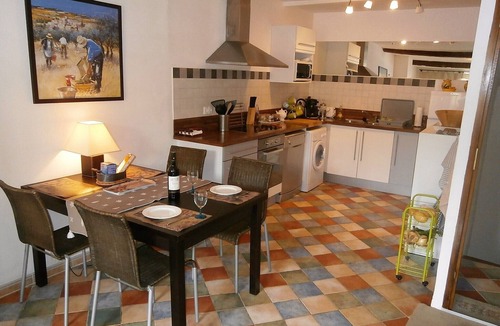 Saint-Chinian Apartment | Perfect get away on the square in Saint-Chinian with famous wine