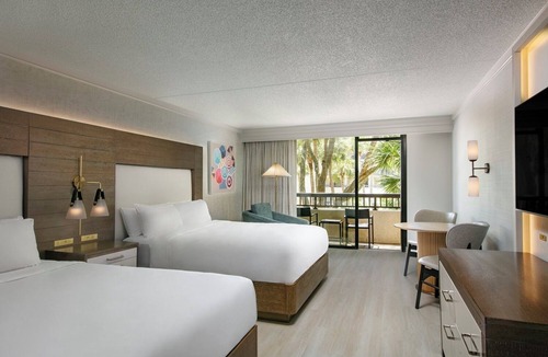 Shipyard Plantation Hotel | Perfect Getaway! 4 Units, Pool, Balcony, & Steps to Hilton Head Beach!
