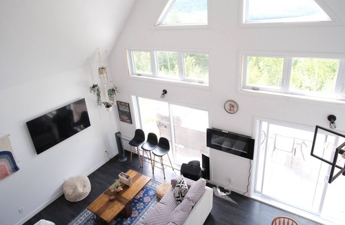 Grandes-Piles Ski Chalet | Perfect Getaway at Ô'Ptit Loup!