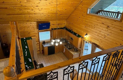 Garrison Cabin | Perfect Getaway – Beautiful Cabin on Golf Course