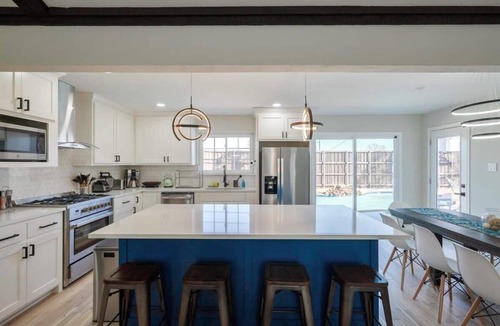 Richardson House | Perfect Getaway Home w Pool, Jacuzzi, Cinema Room