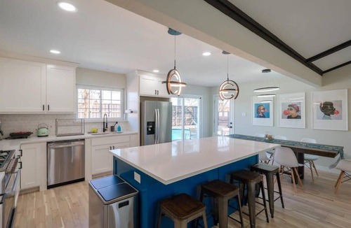 Richardson House | Perfect Getaway Home w Pool, Jacuzzi, Cinema Room