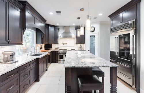 West Oak Hill House | Perfect getaway. Hot tub, out door kitchen and Gourmet kitchen for all your need