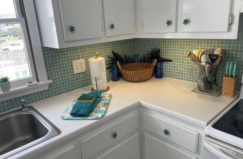 Kill Devil Hills Cottage | Perfect Getaway - 2 minute walk straight to the Beach