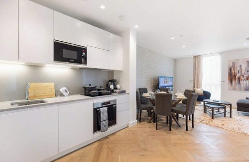 Dudden Hill Apartment | Perfect Great Escape/Pool/Gym