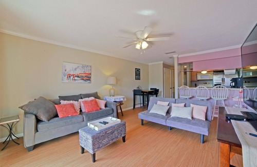Corpus Christi Condo | Perfect ground floor unit ready to entertain your family vacation.