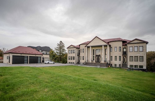 Caledon House | Perfect Group Getaway Large House with Style