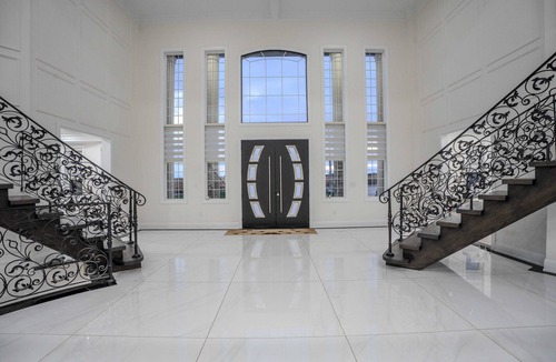 Caledon House | Perfect Group Getaway Large House with Style