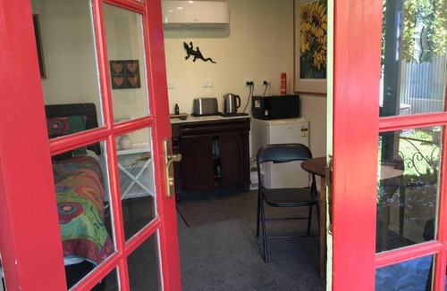 Hepburn Apartment | Perfect Hideaway for two ... Hepburn Spa Country