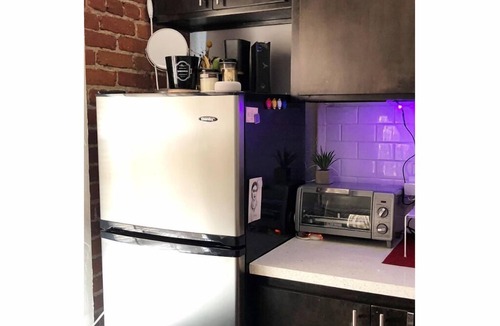 Hollywood Apartment | Perfect Hollywood Studio in a great location!