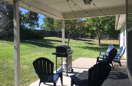 Hewitt House | Perfect home for Baylor, Silos, and Business guests
