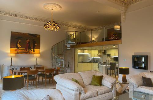 Kelvinbridge Apartment | Perfect In The Park