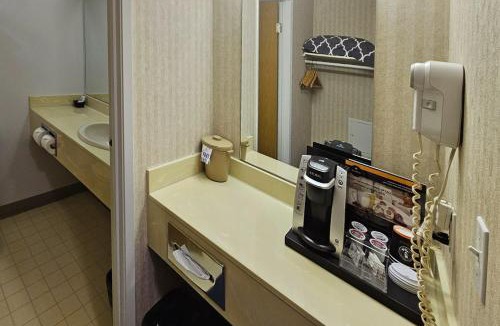 Weyburn Hotel | Perfect Inns & Suites