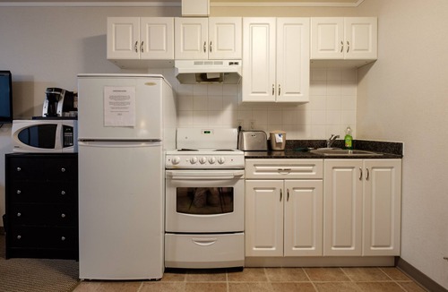 Weyburn Hotel | Perfect Inns & Suites