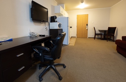 Weyburn Hotel | Perfect Inns & Suites