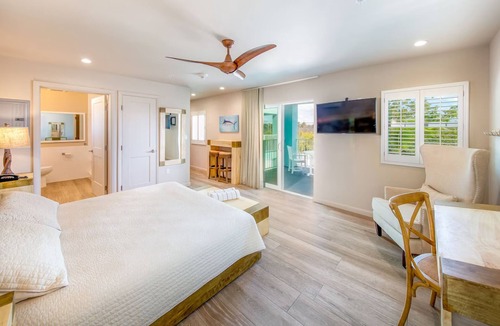 Layton Hotel | Perfect Island Getaway! 2 Studio w/Kitchen & Resort amenities - Onsite Parking!