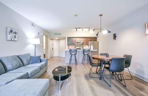 Oro-Medonte Apartment | Perfect Jacuzzi Suite at Highland
