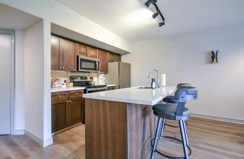 Oro-Medonte Apartment | Perfect Jacuzzi Suite at Highland