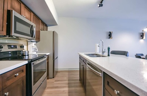 Oro-Medonte Apartment | Perfect Jacuzzi Suite at Highland
