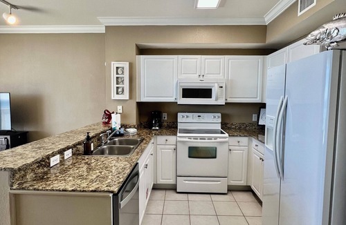 El Centro Beach Condo | Perfect Just For You! Excellent spot right on the beach.