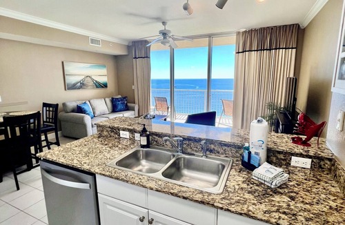 El Centro Beach Condo | Perfect Just For You! Excellent spot right on the beach.