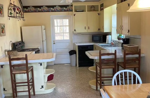 Titus Cabin | Perfect Lake Jordan Getaway!