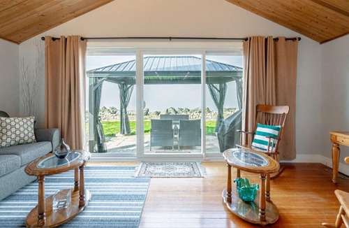 Leamington Cottage | Perfect Lake Retreat
