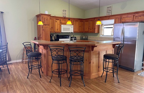 Eagle Rock Cabin | Perfect Lakefront Cabin On Table Rock With Hot Tub and WiFi