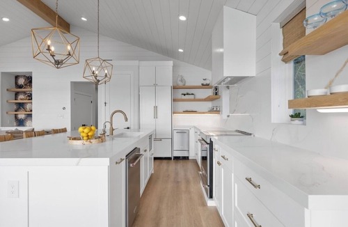 Kingsland House | Perfect Lakehouse,open water, sunset,new dock.Kayaks.NEW POOL & HOT TUB!