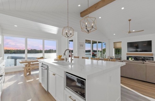 Kingsland House | Perfect Lakehouse,open water, sunset,new dock.Kayaks.NEW POOL & HOT TUB!