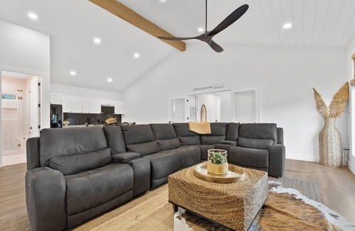 Kingsland House | Perfect Lakehouse,open water, sunset,new dock.Kayaks.NEW POOL & HOT TUB!