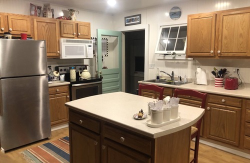 Marietta House | Perfect Lakeside Getaway