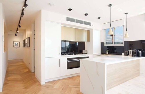 Cremorne Apartment | Perfect Located 2-Bed with Spacious Balcony & BBQ