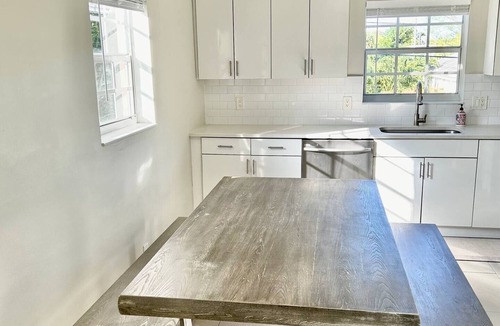 West Palm Beach Apartment | Perfect location, close to everything!