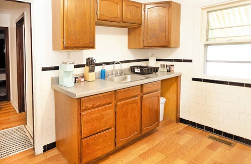Jennings House | Perfect Location! 10 Mins from AirPort! 15 Min from DwnTwn StL! Has Everything!