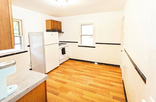 Jennings House | Perfect Location! 10 Mins from AirPort! 15 Min from DwnTwn StL! Has Everything!