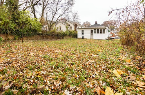 Jennings House | Perfect Location! 10 Mins from AirPort! 15 Min from DwnTwn StL! Has Everything!