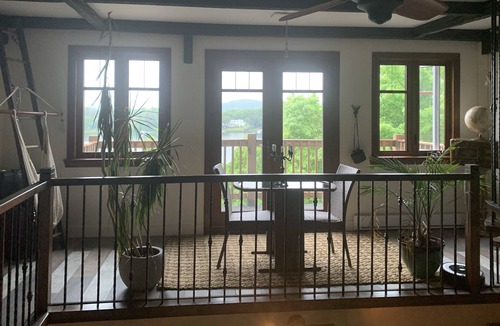 Lac Beauport House | Perfect location!
