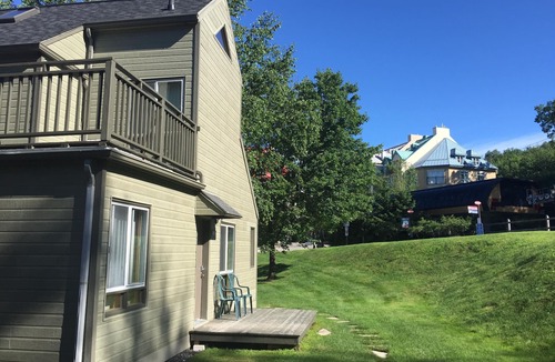 Mont-Tremblant Pedestrian Village Apartment | Perfect Location/Perfectly Located Ski-in/Ski-out