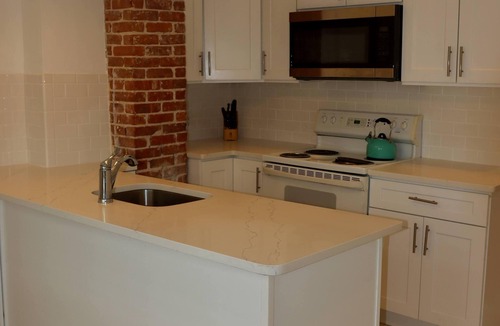 Off Broadway House | Perfect Location close to downtown