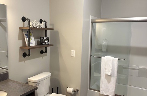 East Lawrence Condo | Perfect location! Cozy 2-bdrm condo w/ample living space right off of Mass St
