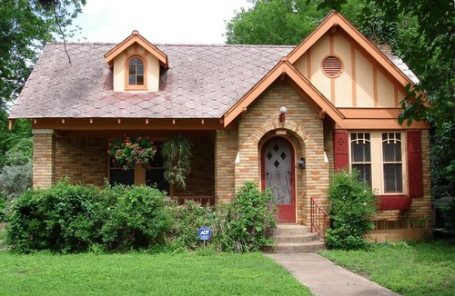 South Congress House | Perfect Location For Everything Cool About This Great City!